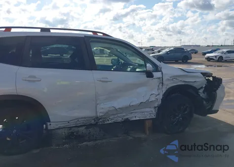 2021 Subaru Forester Sport z USA, uszkodzony, nr VIN JF2SKALC8MH524746